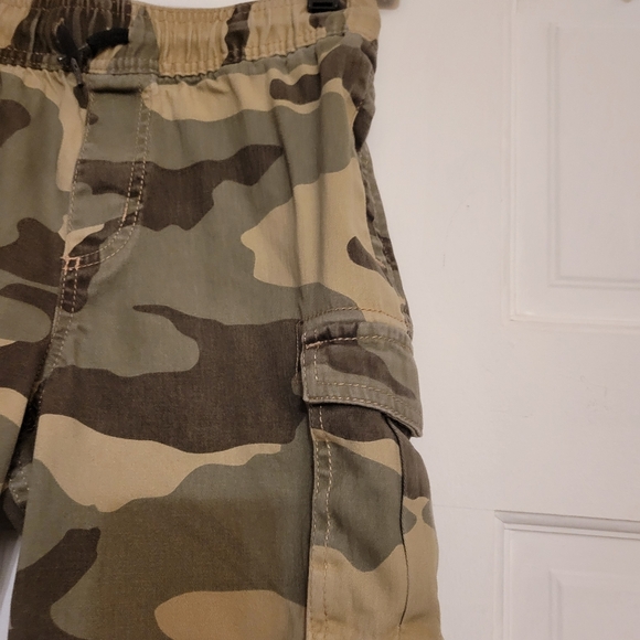 TWO BOY SHORTS: TEK GEAR SZ 10/12 WONDER NATION CAMAFLOUGE CARGO SHORTS SZ 10/12 - Picture 14 of 16